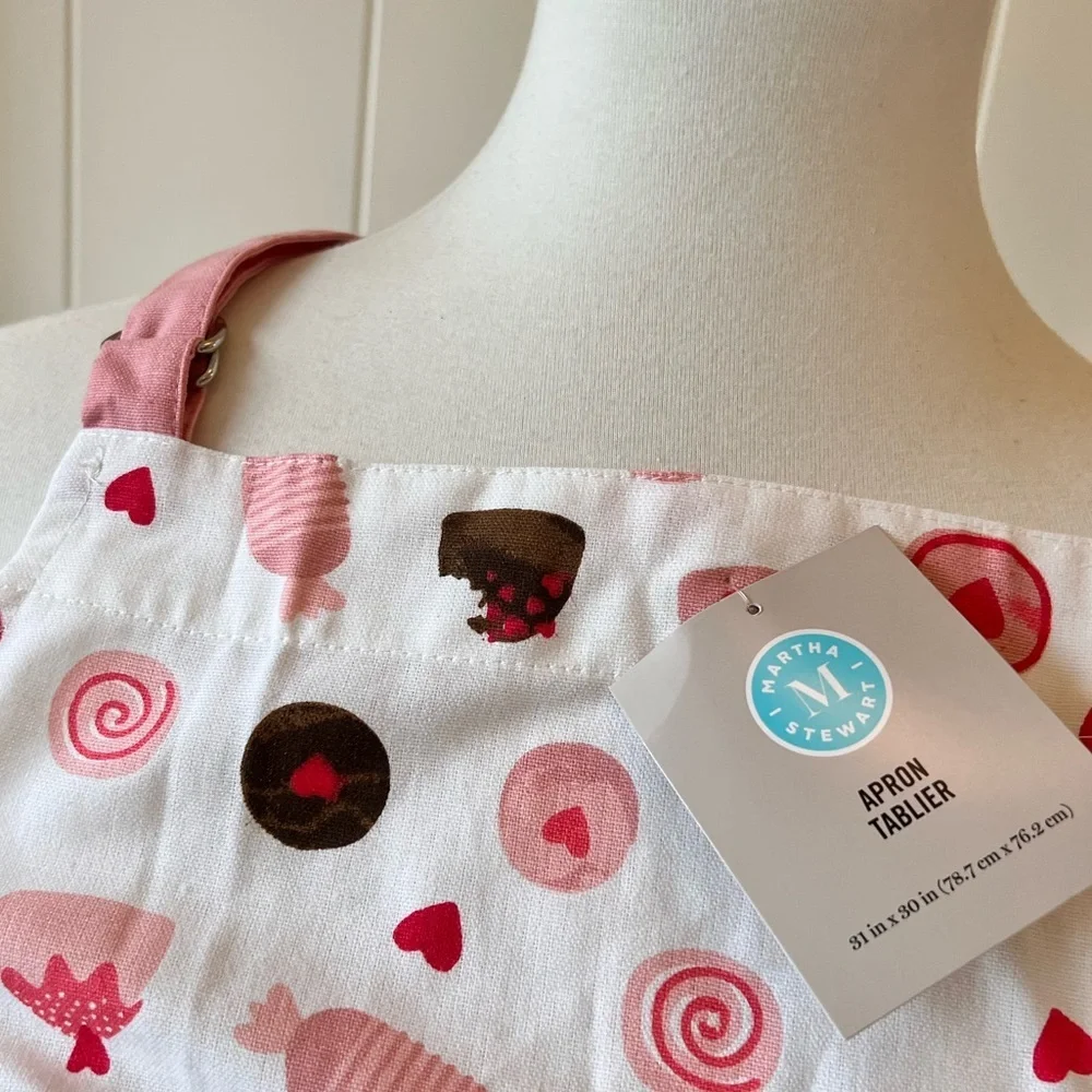 Martha Stewart Candy Apron and Hot Pad/Oven Mitt bundle set‎